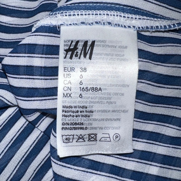 *LAST CHANCE* Women’s H&M Sleeveless Button-Down Blouse - Picture 4 of 5